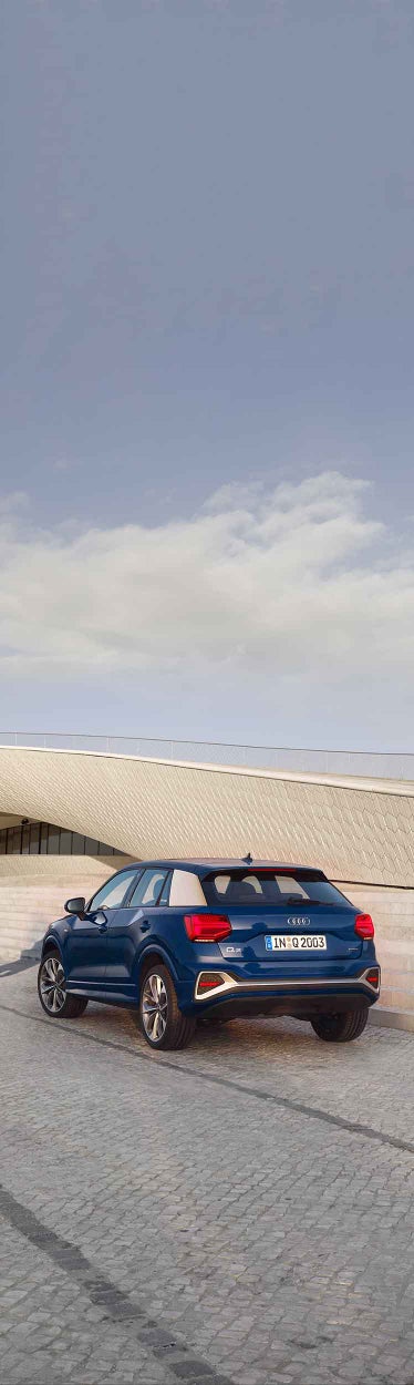 Audi Q2 都市の中はもちろん、自然の中でも存在感を放つ大胆な造形