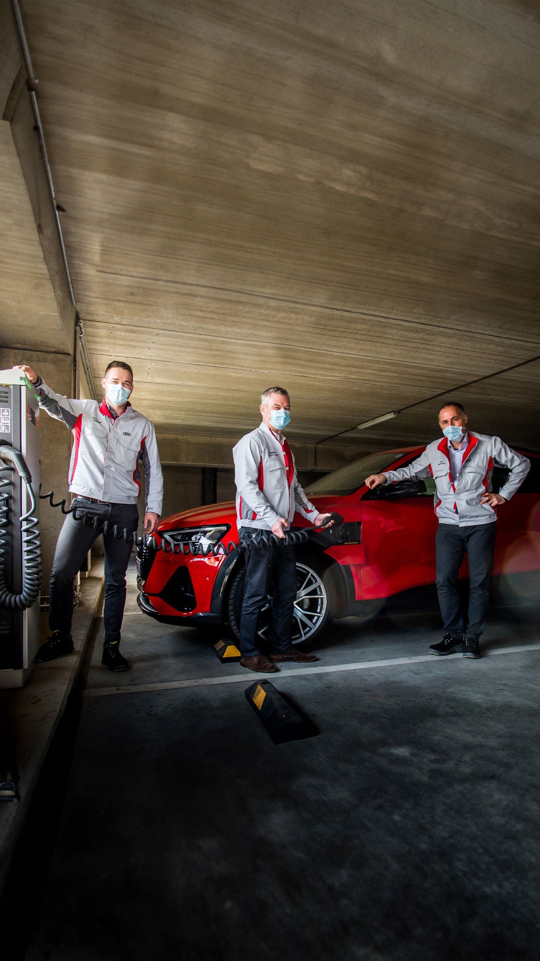 3 men using e-charging