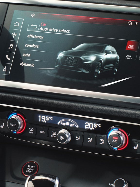 Audi RS Q3 Sportback MMI touch display