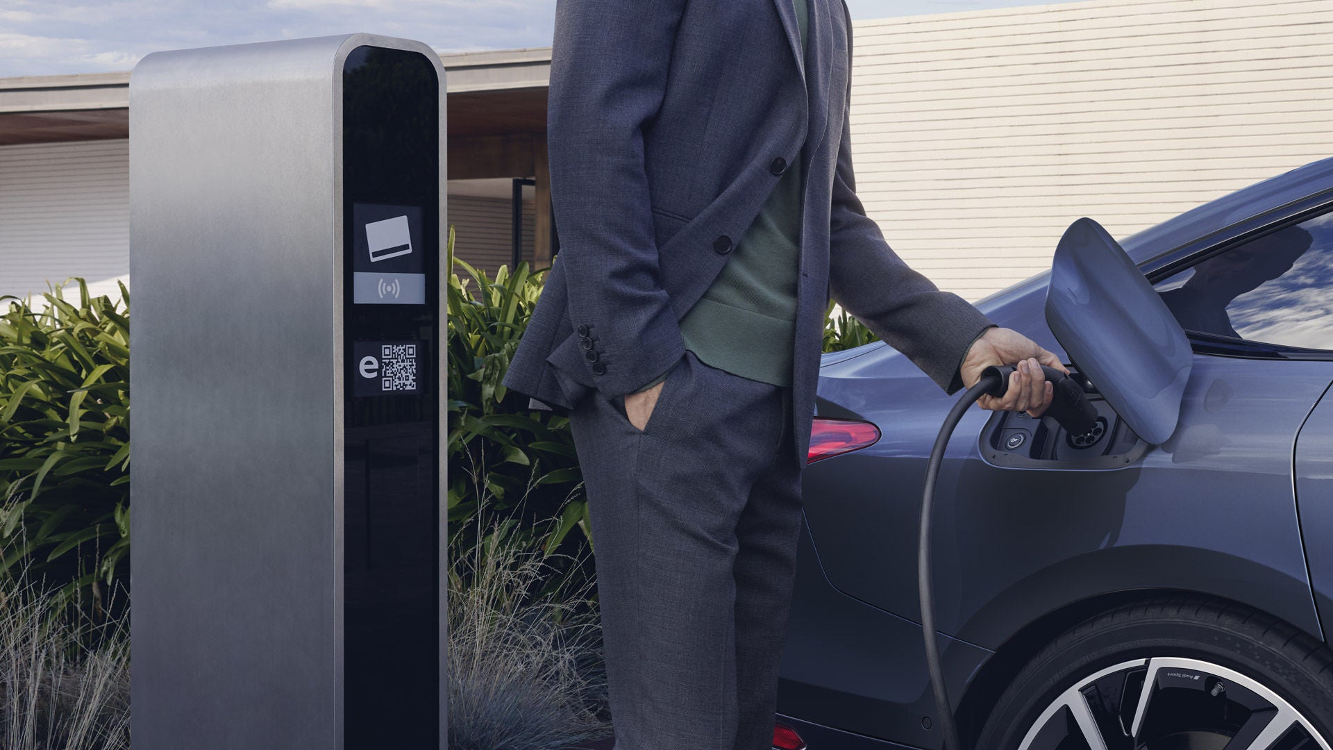 A6 Sportback e-tron laddas