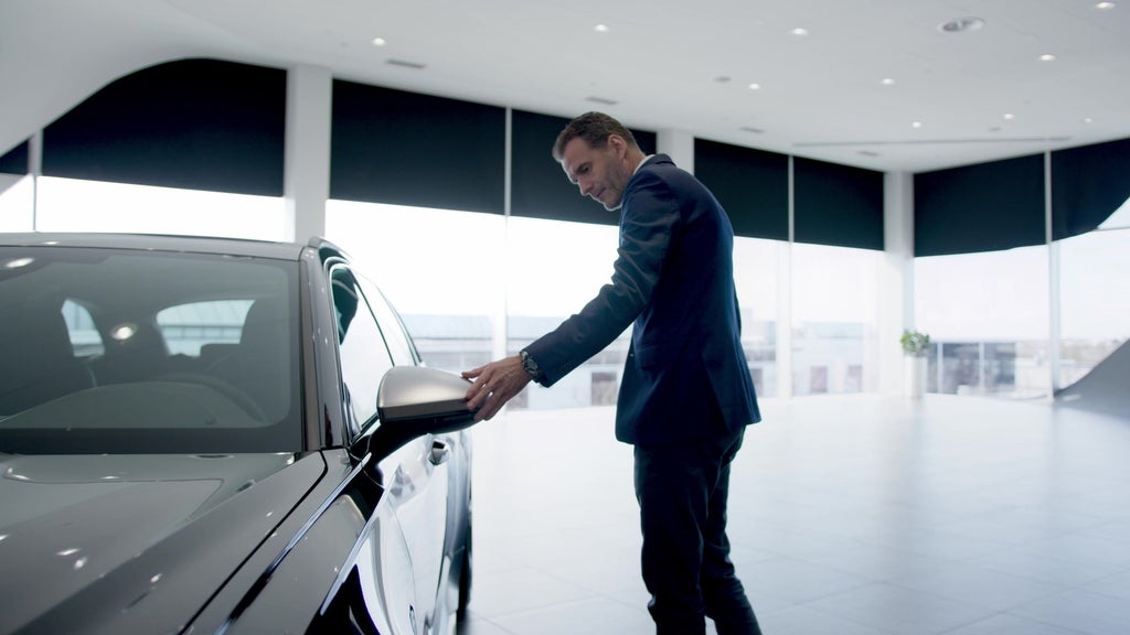 Jesper Buch med sin Audi RS 6 Avant