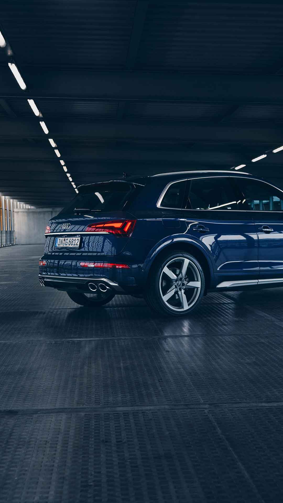 Frontal side view Audi Q5