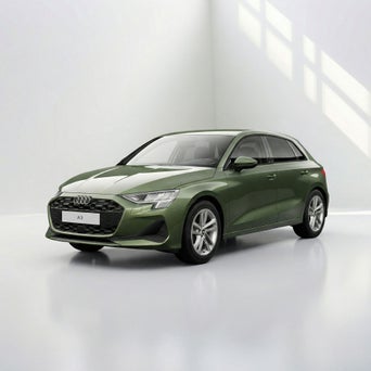 Ein dunkelgrüner, moderner Kombi steht in einem hellen Studio. Das Fahrzeug ist schräg von vorne dargestellt, vor einem neutralen, weißen Hintergrund.