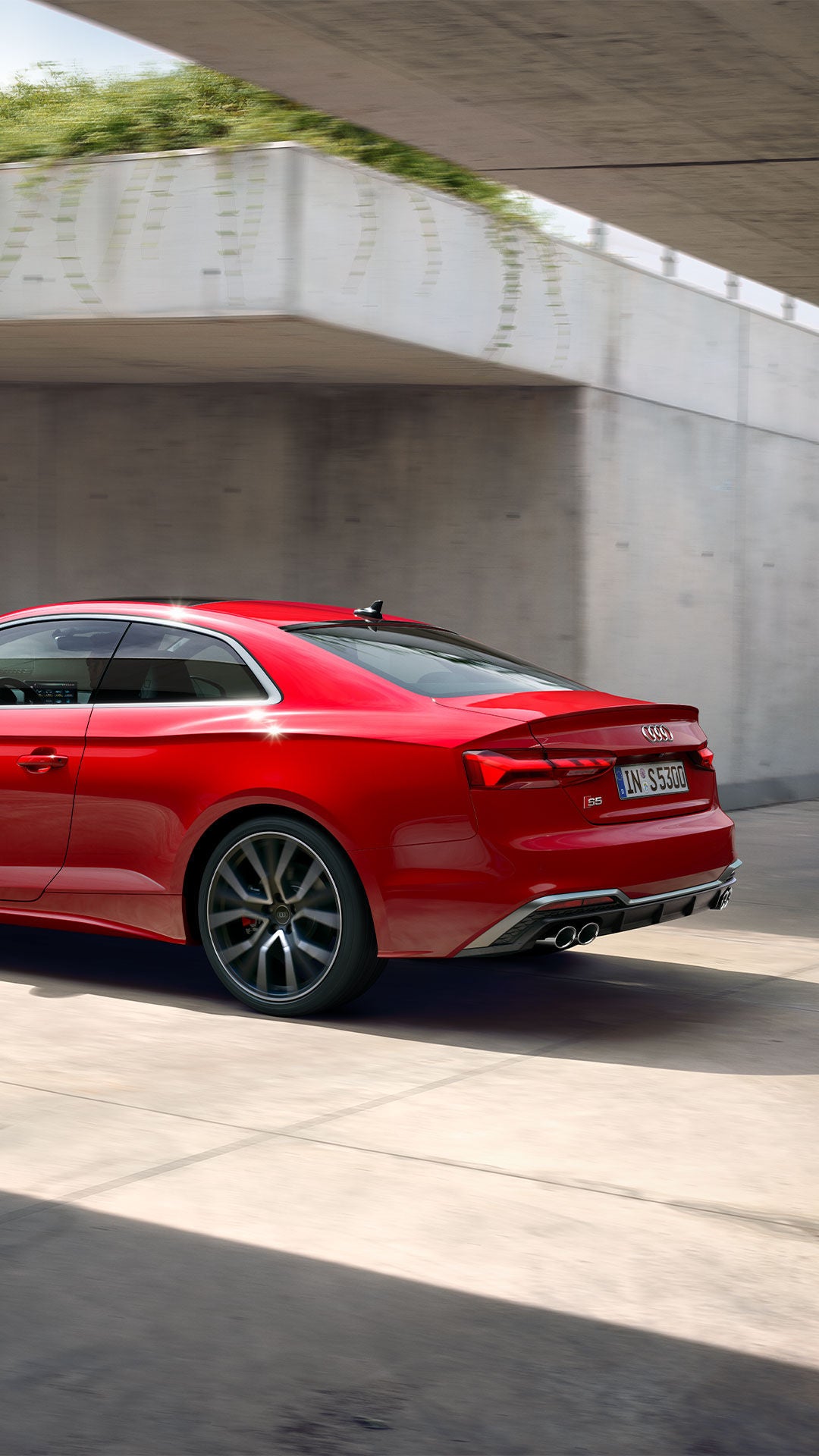 Side view of the Audi S5 Coupe
