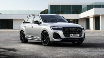 Foto de una oferta de renting de un Audi Q7 TFSIe híbrido enchufable.