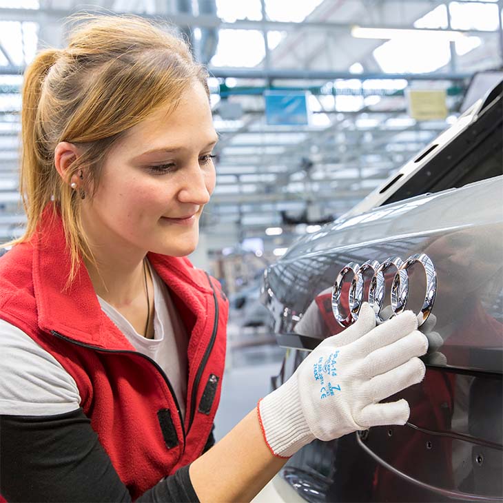 Audi-operatør pusser Audi-ringer