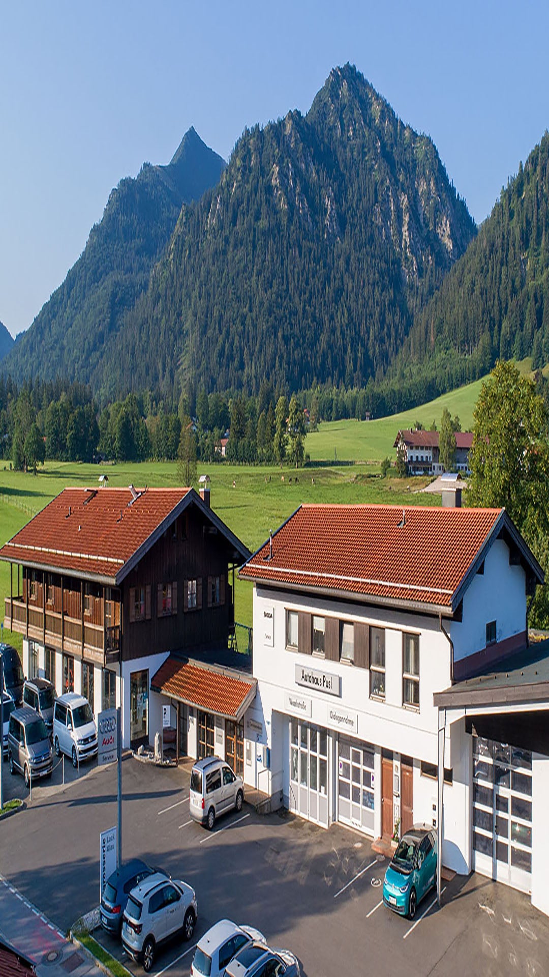 Außenansicht Autohaus Pusl