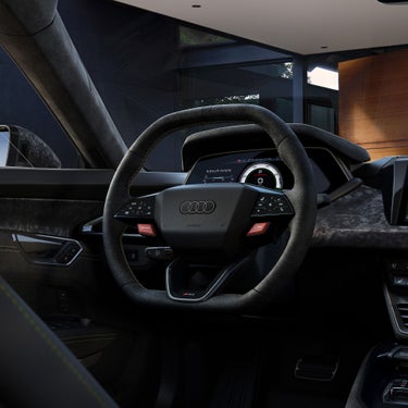 黒くスポーティに引き締められた空間