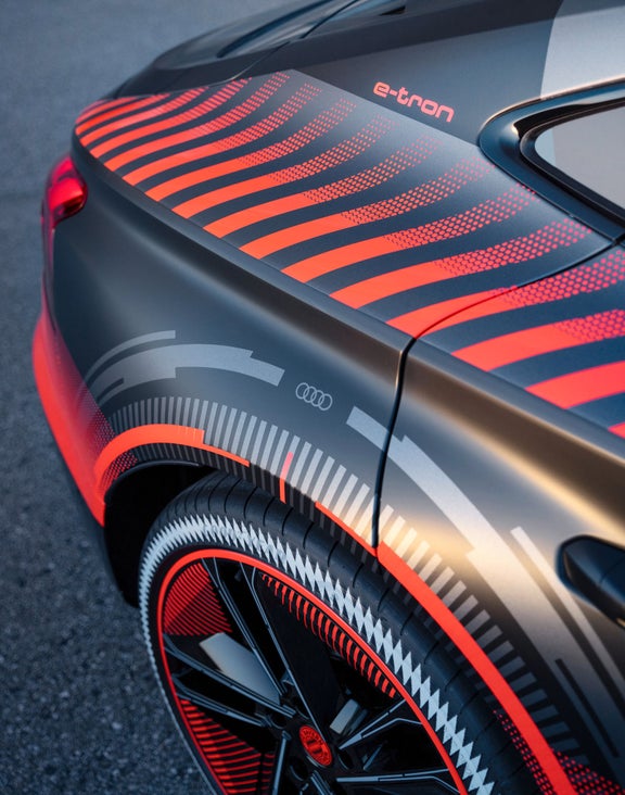 Red special foiling on the rear, right fender