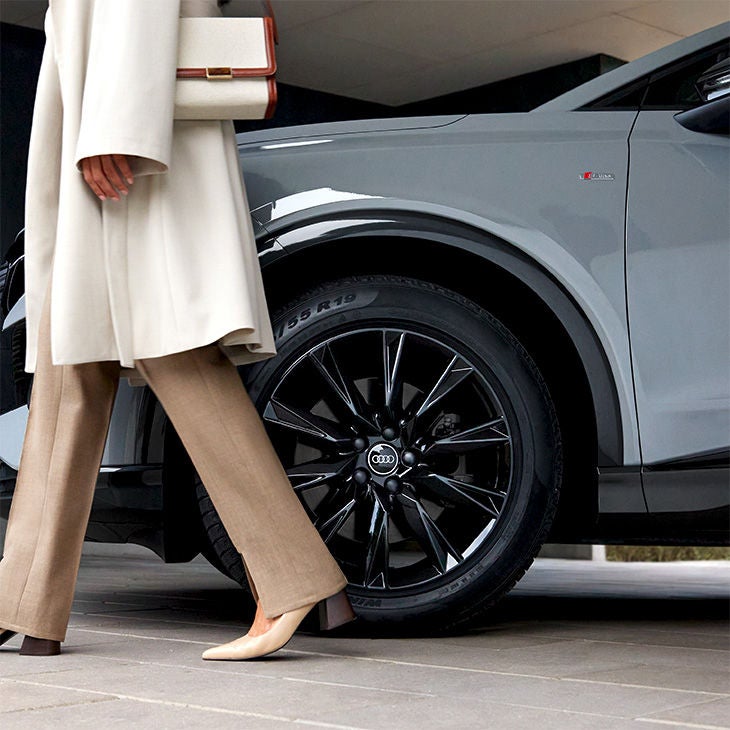 Foto del control visual de las revisiones de mantenimiento Audi. 