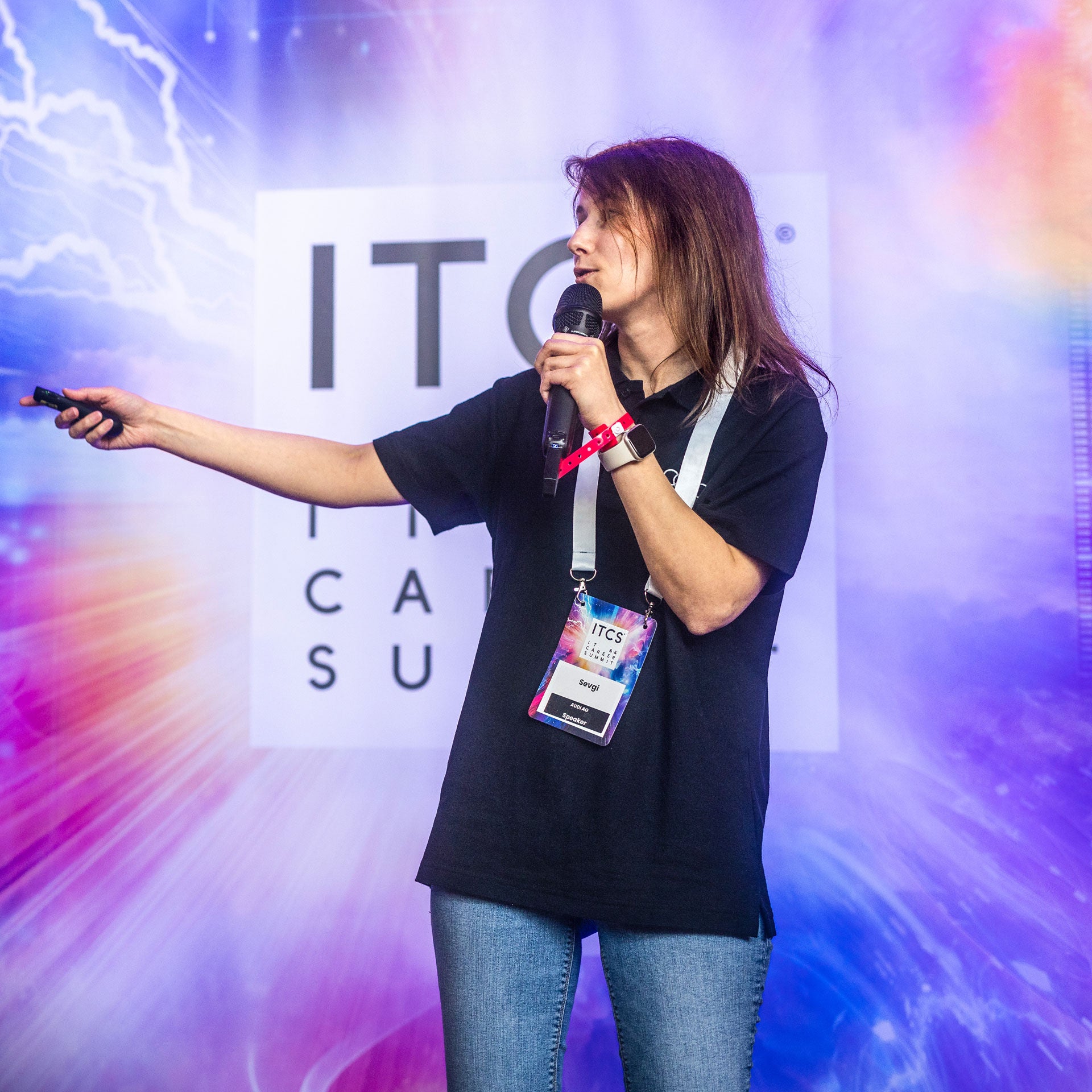 Sevgi Akkanat on the stage