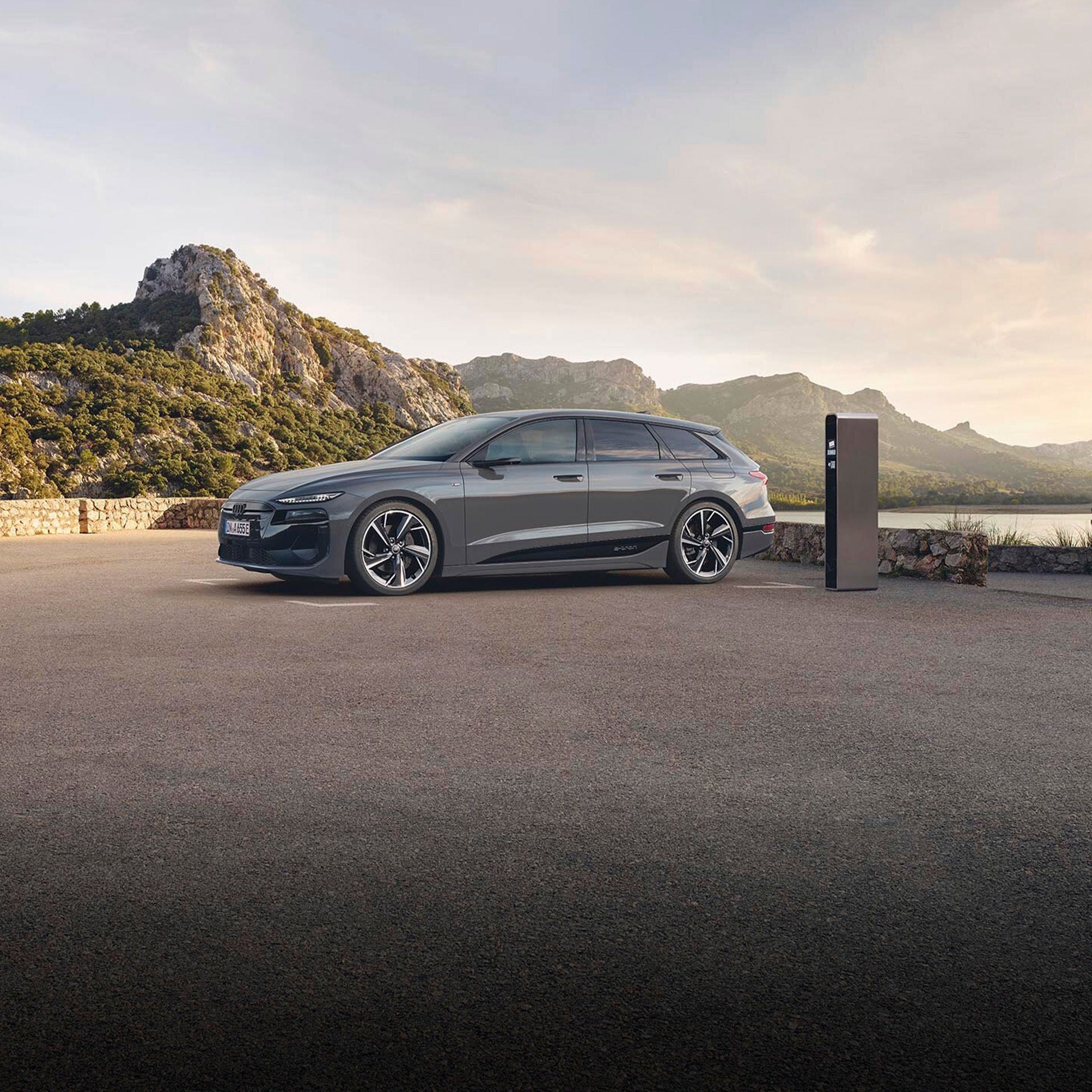 Foto de los Audi 100% eléctricos.