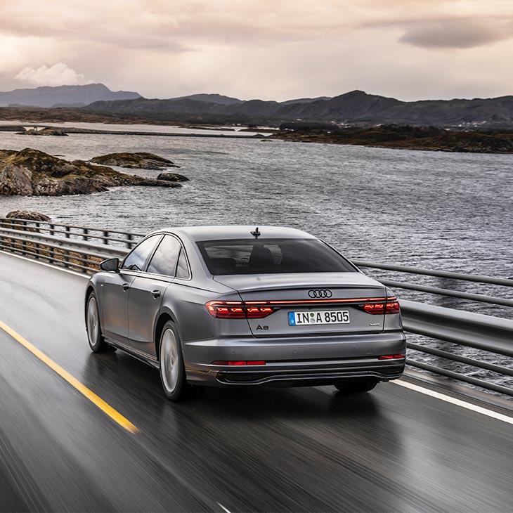 Foto de los neumáticos para todo el año de Audi. 