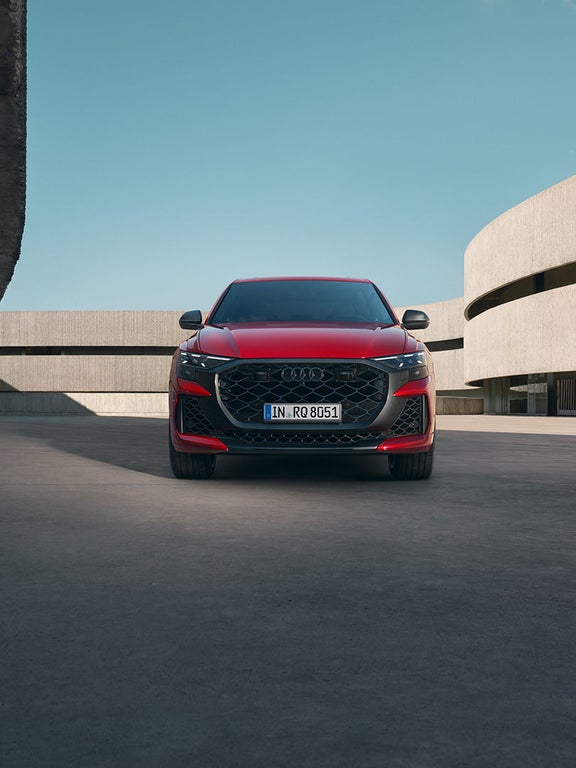 Audi RS Q8 performance front view