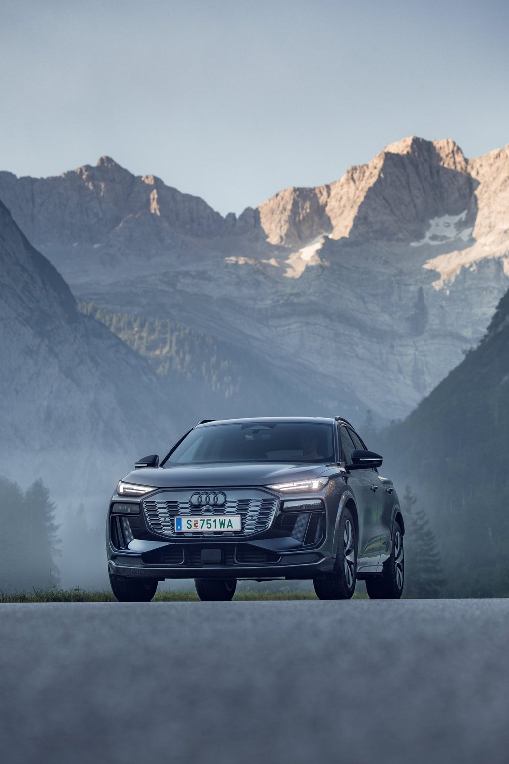 Malgré toute la technologie, le design captivant reste la première raison d’acheter un véhicule électrique comme la Nouvelle Audi Q6 e-tron.