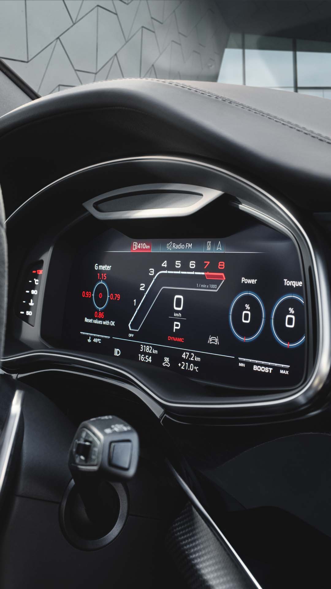 Interior of the RS Q8