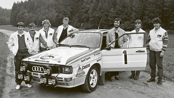 Negli anni Ottanta le star svizzere dello sci, formate da Pirmin Zurbriggen (quarto da sinistra), Erika Hess (seconda da destra) e Vreni Schneider (l’estrema destra), sperimentavano la «febbre per la quattro».