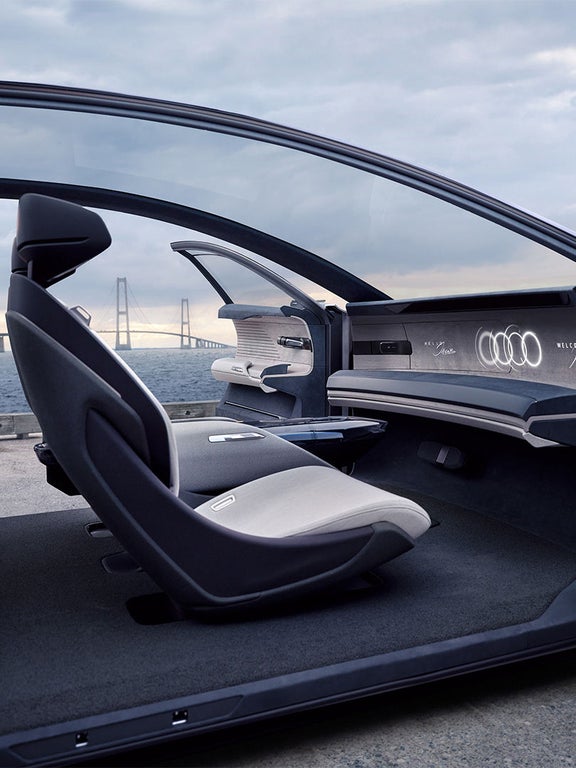 Vue côté Audi grandsphere concept