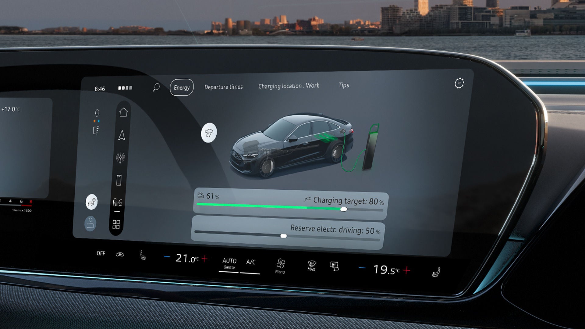 Close-up van het MMI-display in de Audi A5 Berline e-hybrid. Het toont het huidige laadniveau en een schuifregelaar om de reserve aan te passen.