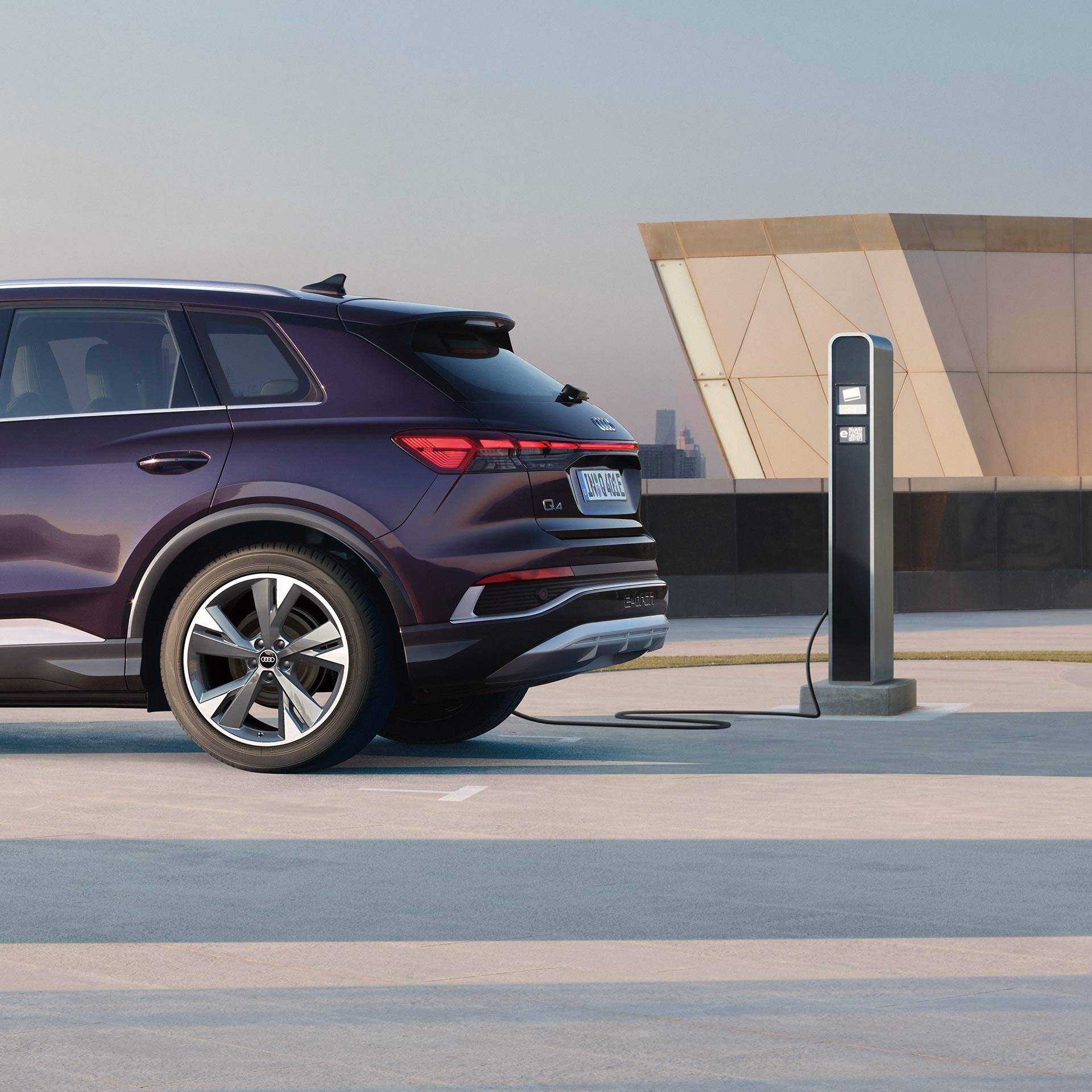 イートロン❤︎ Audi Q4 e-tron｜Audi e-tronスペシャルサイト