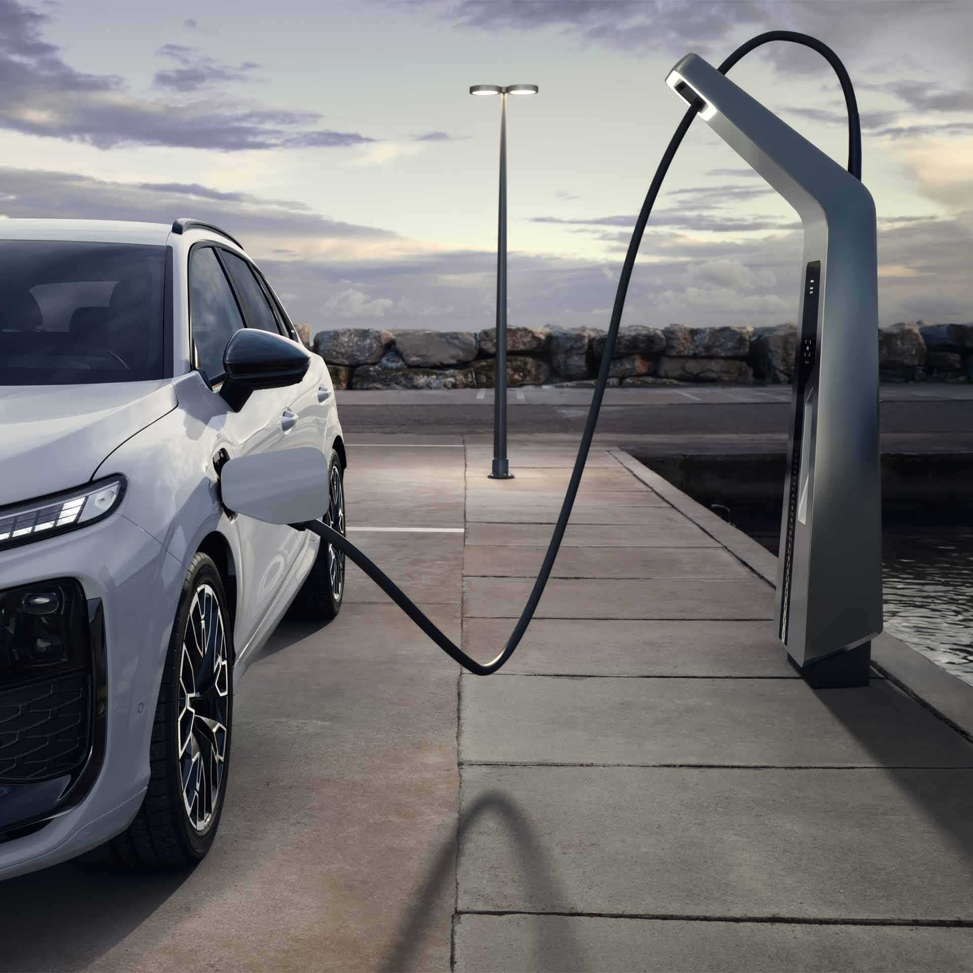 Q3  e-hybrid aangesloten aan een laadpaal