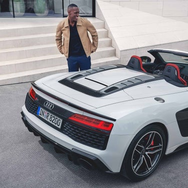  R8 Spyder V10 performance quattro parking