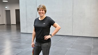 Dani, Ambassador SDC, lacht in die Kamera