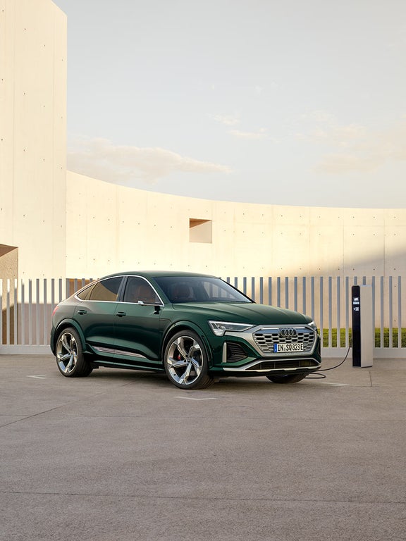 Side view Audi Q8 e-tron, Audi exclusive