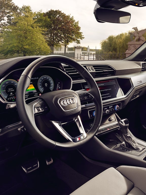 Audi Q3 TFSI e Cockpit 