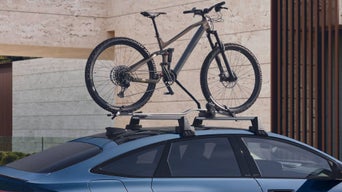 Portabici da tetto montato su un veicolo Audi