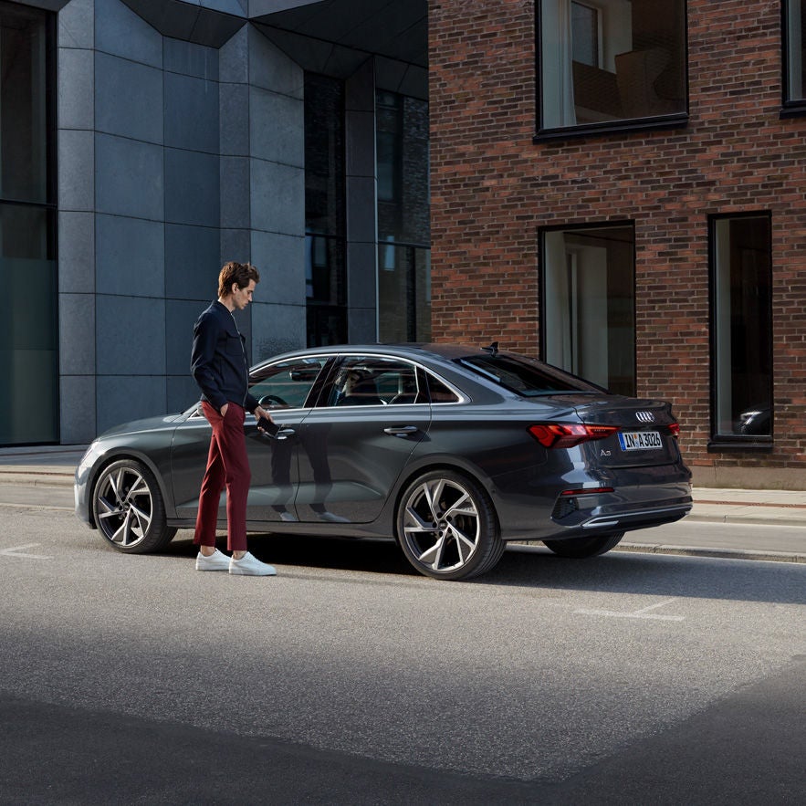 Seitenansicht Audi A3 Limousine mit Model