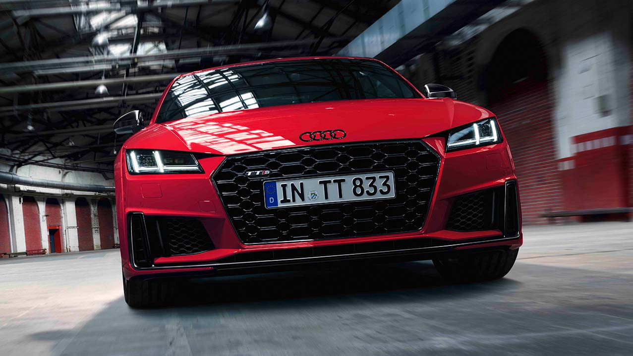 Front view Audi TTS Coupé