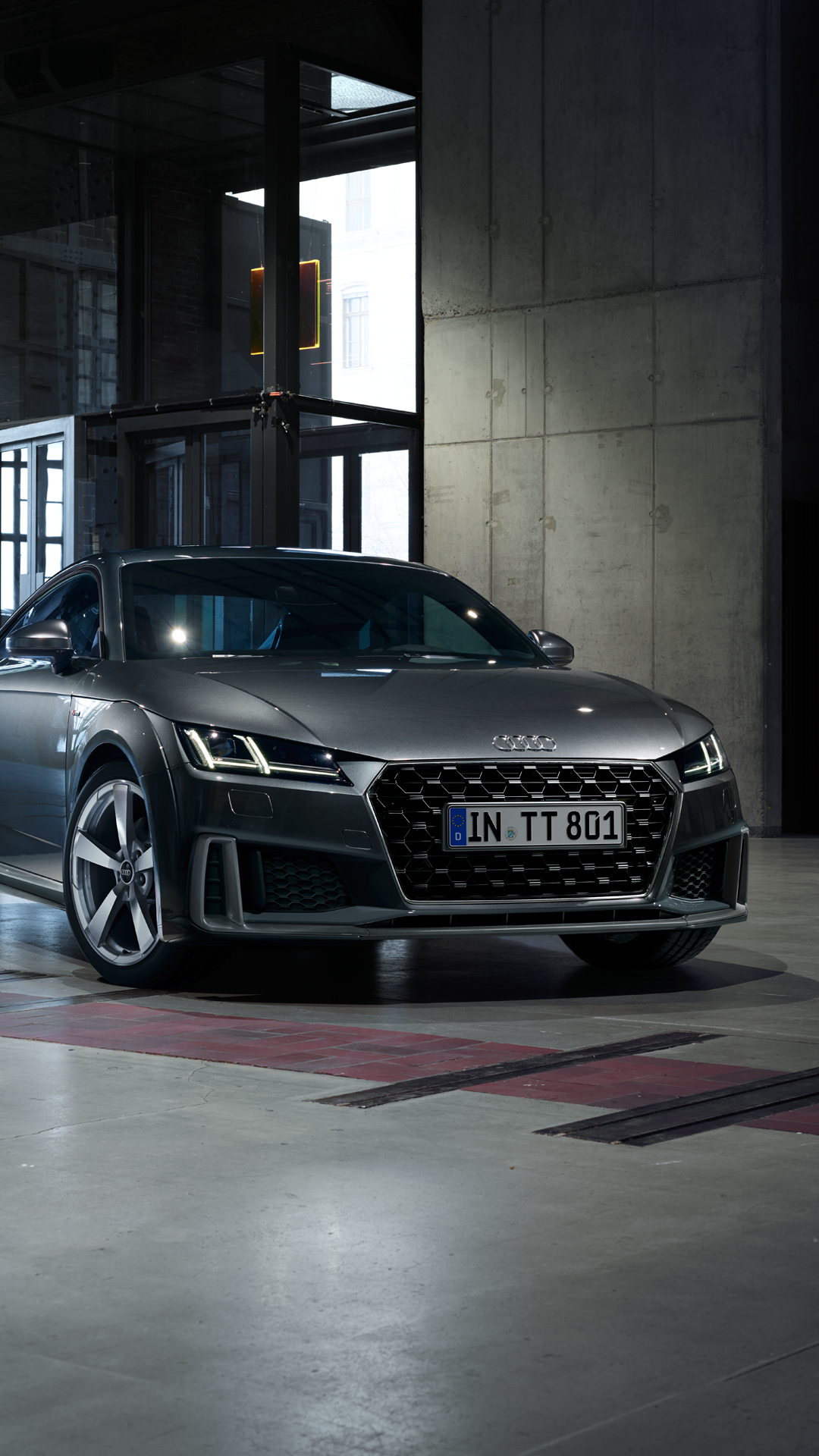 Audi TT Coupé front sideview