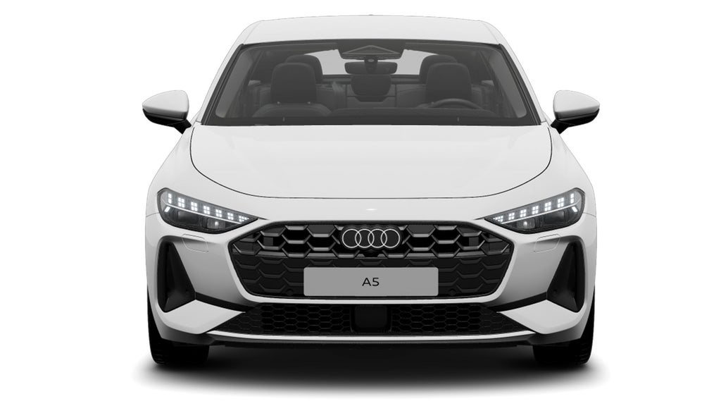 valge Audi A5 eestvaates