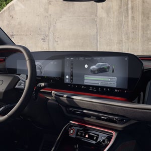 Blick auf das Panorama-Display des Q5 Sportback e-hybrid.