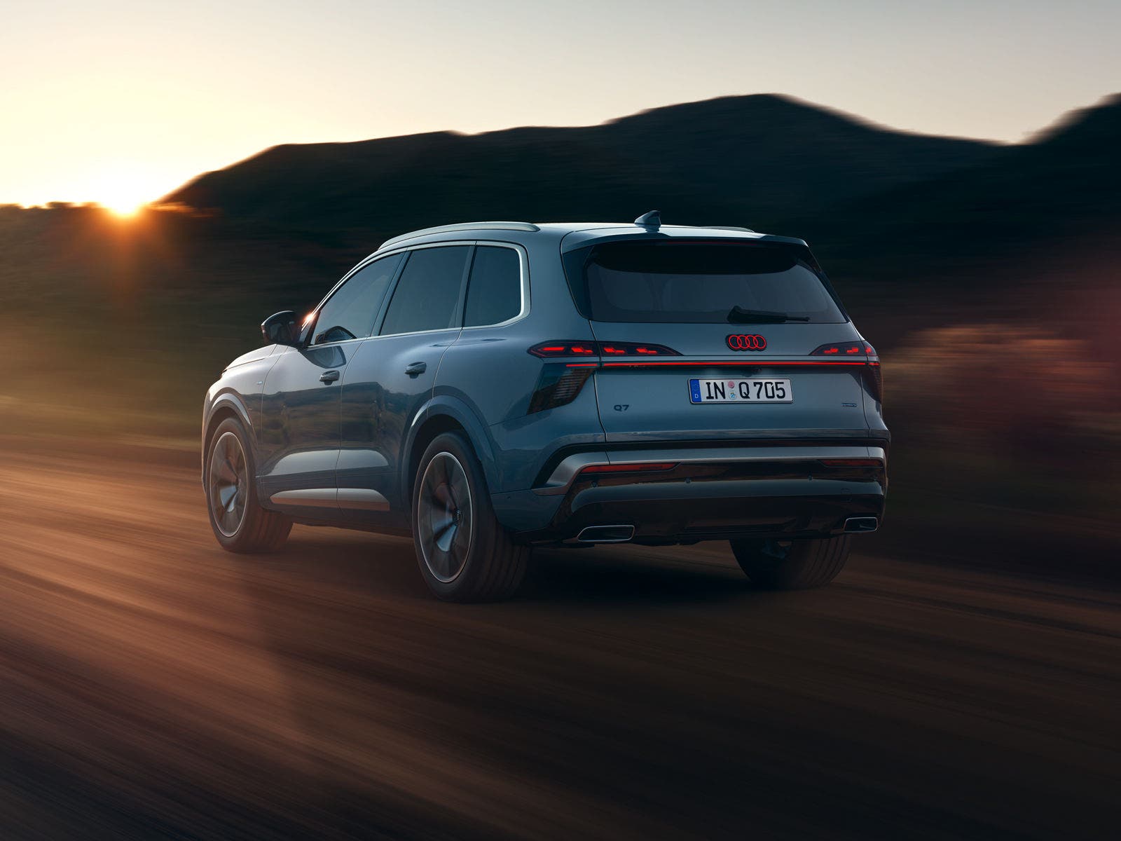 Q7 driving in nature