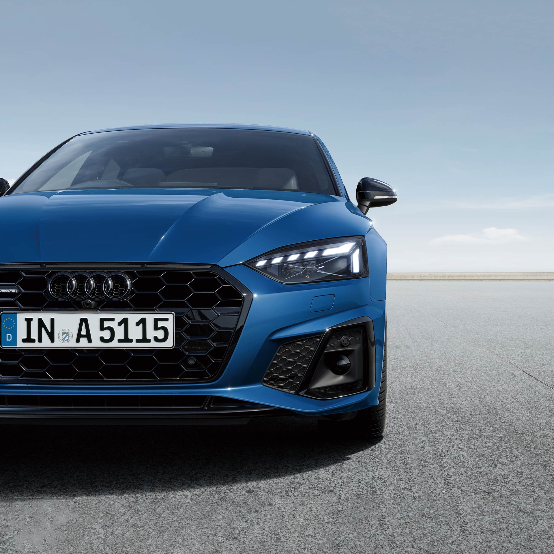 アウディS-LINE A5スポーツバック　純正フロントバンパー AUDI アウディ A5 B8.5/8T スポーツバック S-LINE純正フロントバンパー