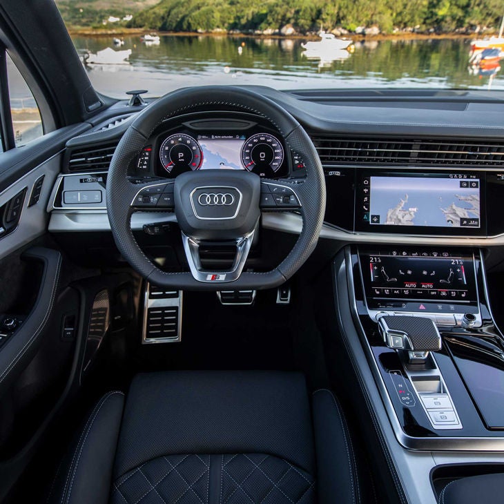 Foto de la tecnología y el interior del Audi Q7