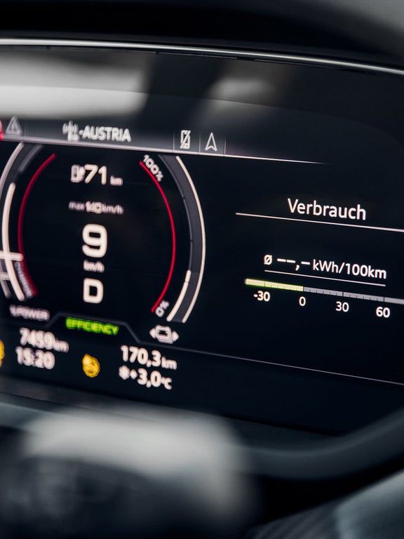 Cockpit-Display des Audi RS e-tron GT.