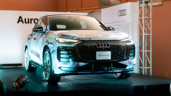 Pinta Lima 2025: Audi impulsa el arte y la sostenibilidad con una intervención artística de la nueva Q6 e-tron.