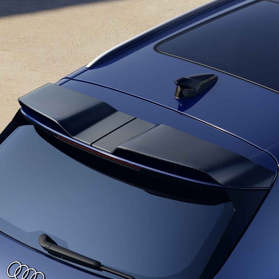 Foto del alerón en carbono del Audi SQ5 SUV.  