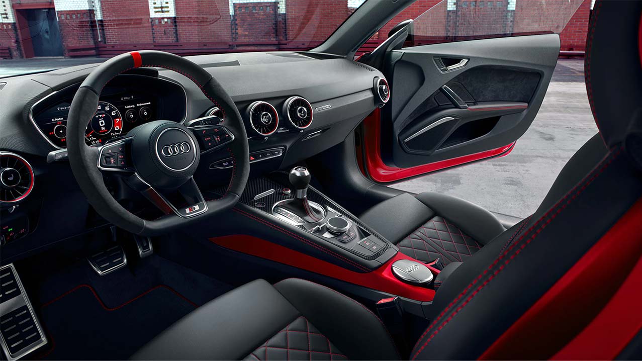 Front view Audi TTS Coupé