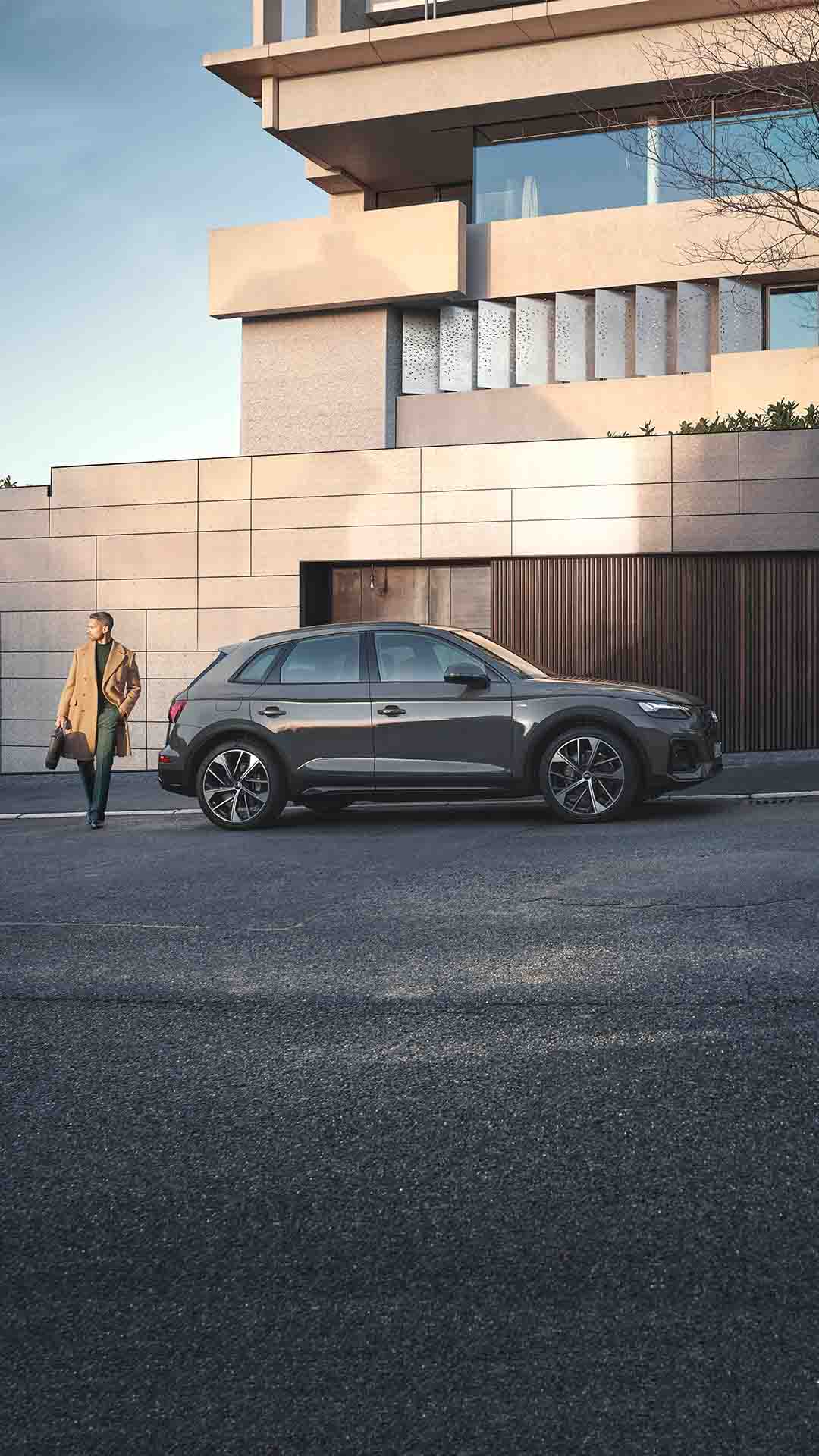 Audi Q5 side view