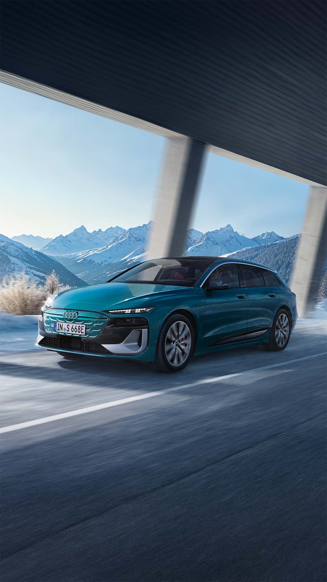 Audi A6 e-tron i vinterlandskap