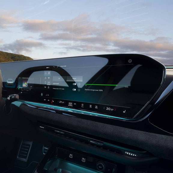 Audi A5 Avant e-hybrid MMI-näyttö