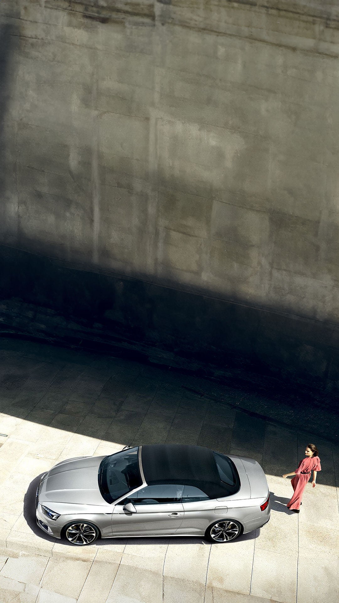 Foto de un Audi cabrio, un descapotable deportivo con dos asientos. 