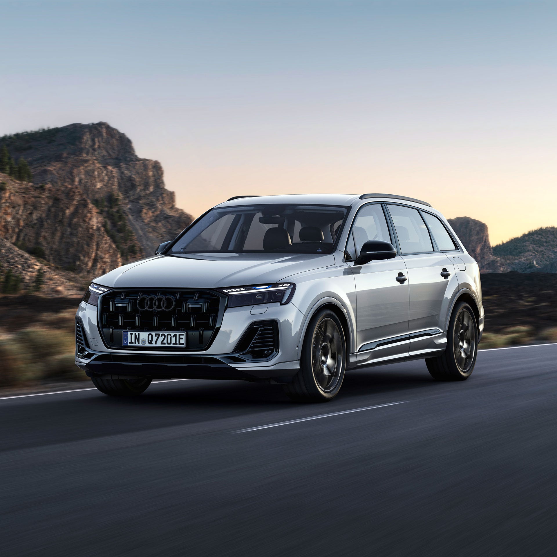 Foto de un modelo PHEV híbrido enchufable de Audi.  