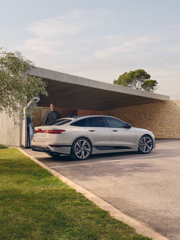 Audi A6 Sportback e-tron schuin van achteren