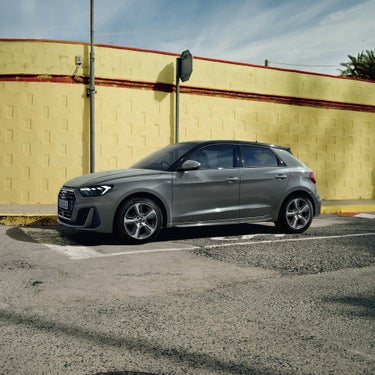 Placeholder alt text