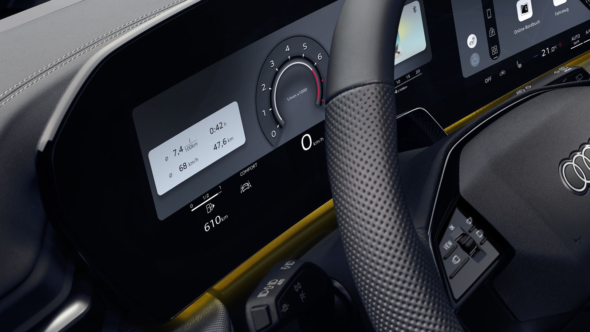 Nahaufnahme des Audi Virtual Cockpit plus, welches sich hinter dem Lenkrad befindet.